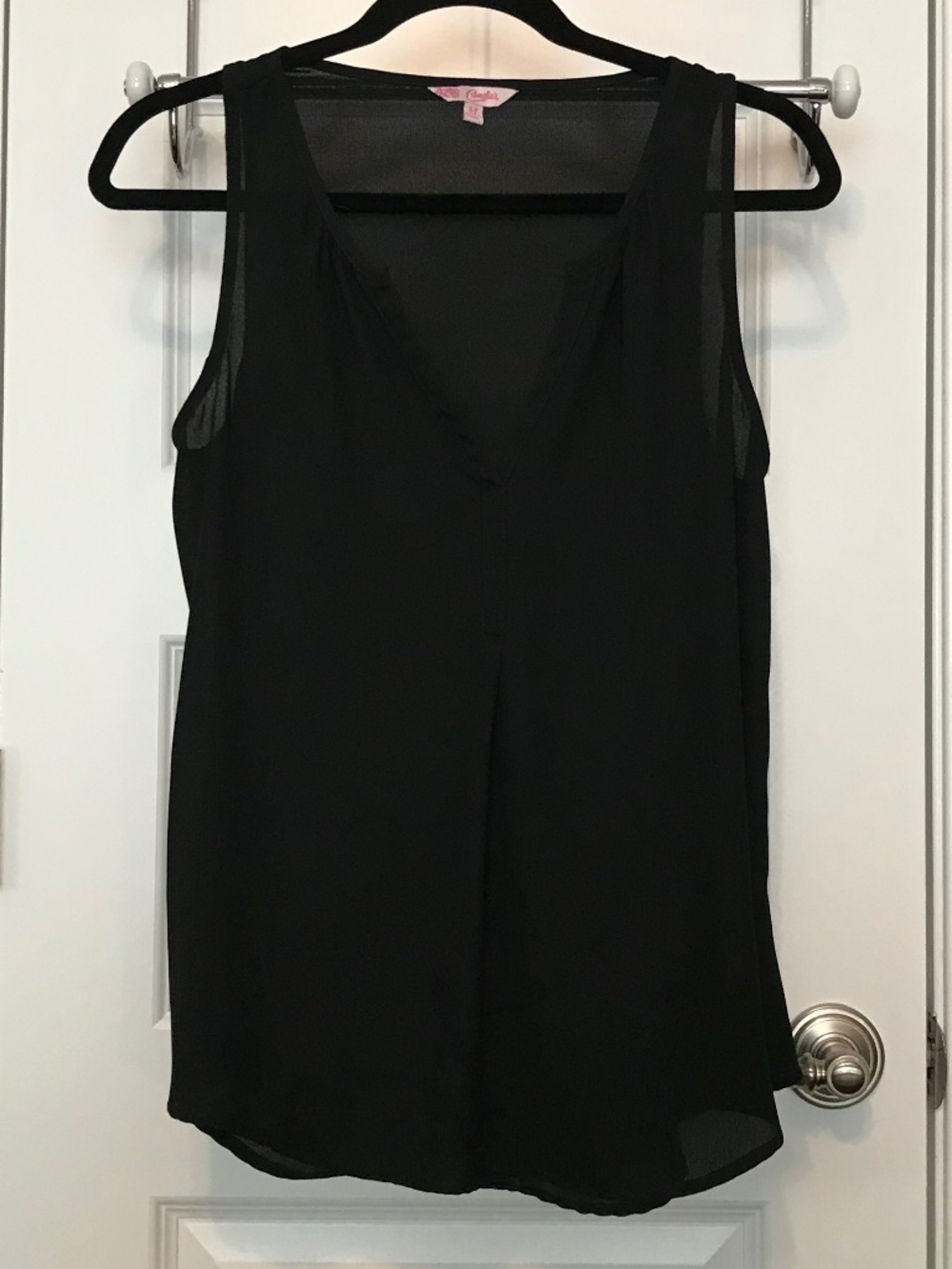 Candie’s black v-neck tank (M)